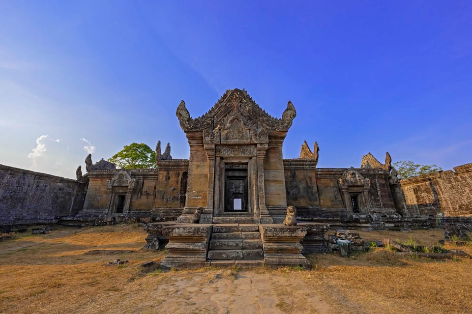 Preah Vihear, Koh Ker and Beng Mealea Private Day Tour - Preah Vihear Temple: the cliff views and the carved entrance pavilions