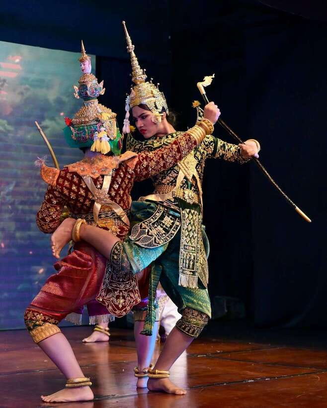 Princess Buppha Devi Dance School - After the Curtain: Photos With the Dancers