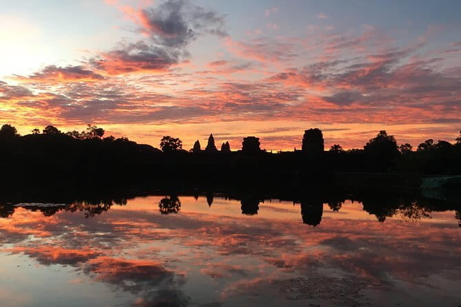 Private Angkor Wat Sunrise Guide Tour include Breakfast and Snack - Private tour pace: fewer headaches, more looking