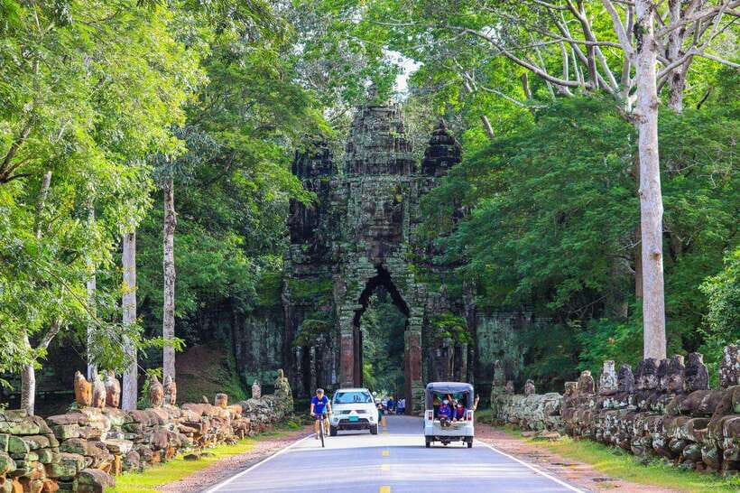 Private Angkor Wat Sunset Tour with Lunch and Snack Included - Key things to know before you go
