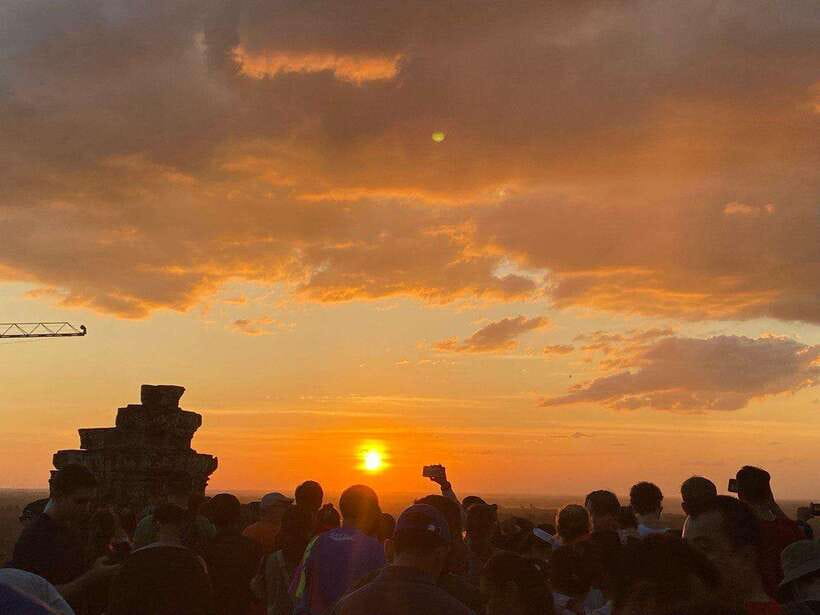 Private Angkor Wat Sunset Tour with Lunch and Snack Included - A private Angkor Wat sunset day that doesn’t waste your time