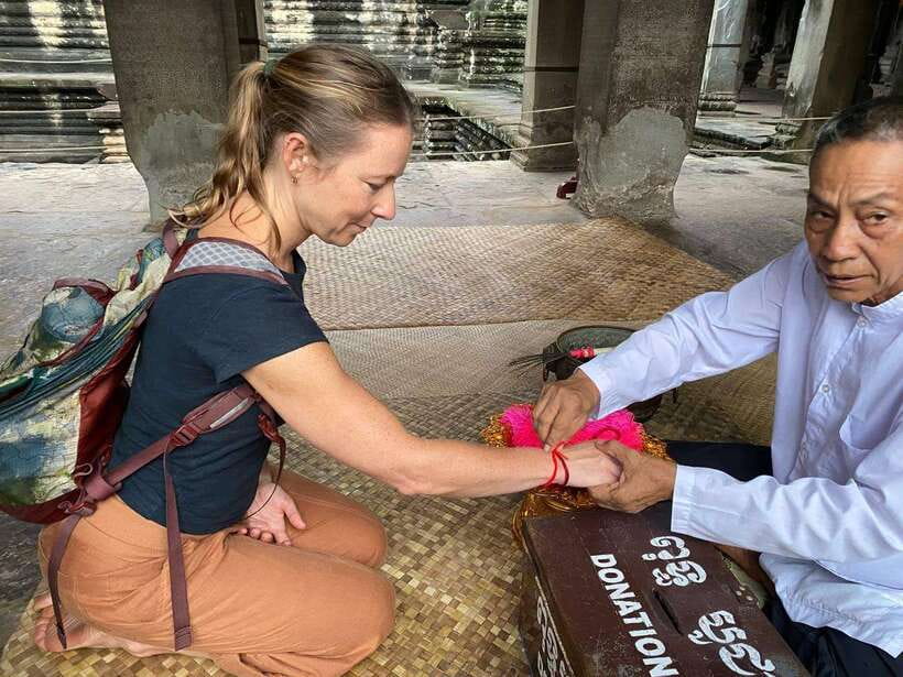 Private Angkor Wat Sunset Tour with Lunch and Snack Included - Angkor Wat: the main symbol, explained as you walk