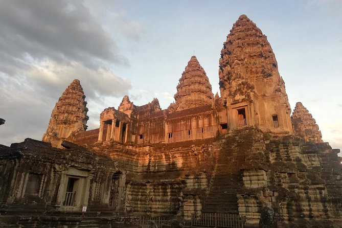 Private Angkor Wat Temple Tour - Angkor Wat for Real: Five Towers, Three Levels, and the Cambodia Flag