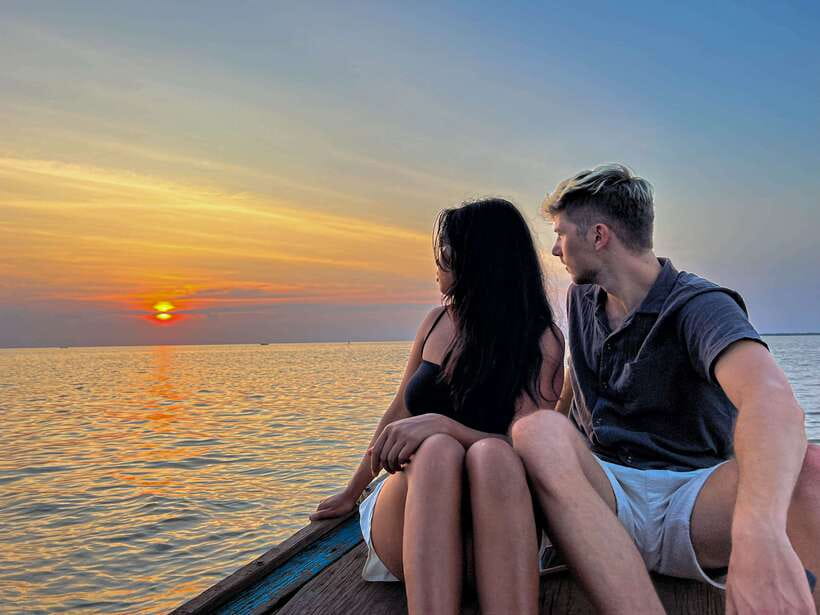 Private Beng Mealea and Floating Village Tour with Sunset - The sunset cruise on mangroves: golden light, wildlife, and a calm finale