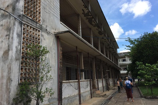 Private Half Day To Killing Field & S21 Genocidal Museum in Phnom Penh - Private means personal: how the guide’s style shapes what you take home