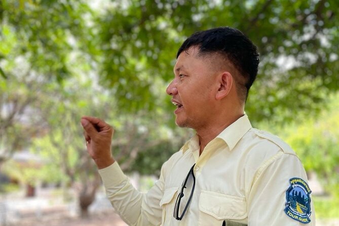 Private Phnom Penh Tour: Royal Palace & Killing Fields - Wat Phnom, monuments, and markets: how the timing keeps you from burning out