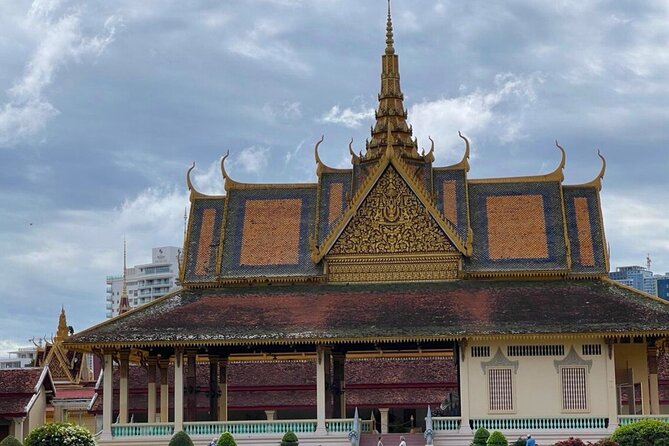 Private Phnom Penh Tour: Royal Palace & Killing Fields - Price and value: why $35 can make sense