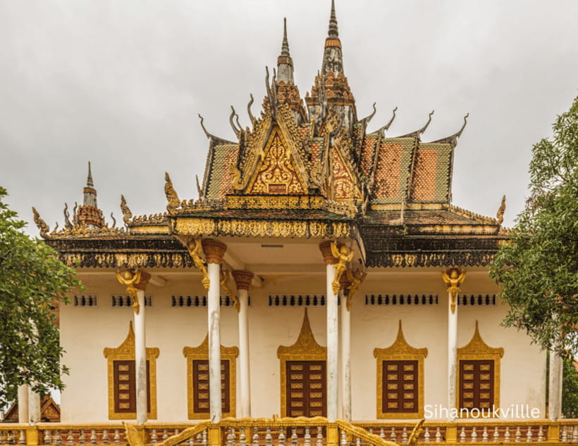Private Sihanoukville Experience - Independence Monument: Heritage, Photos, and Easy Walking