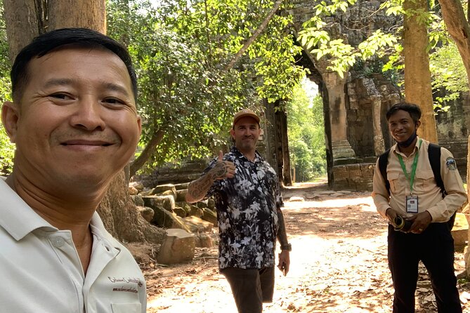 Private Taxi Siem Reap to Phnom Penh, Reliable Driver, Transfer - Skun: the quick Tarantulas market style stop