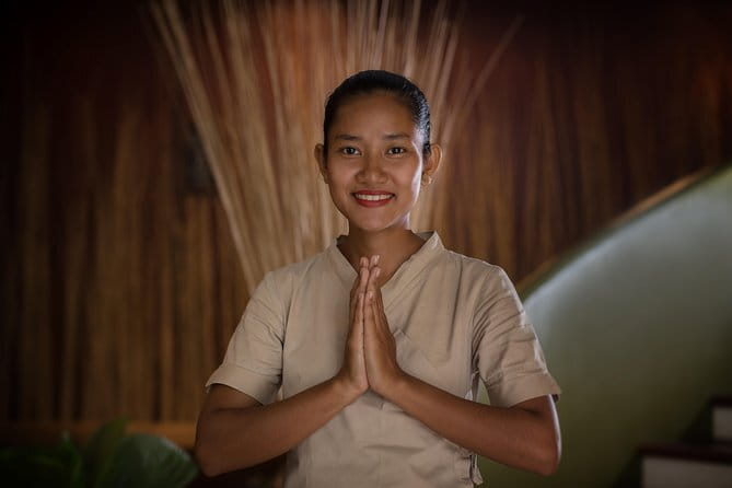 Reflexology Feet Massage in Phnom Penh - Entering Bodia Spa Riverside: calm rooms with Khmer lines