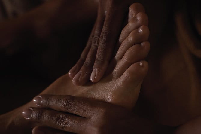 Reflexology Feet Massage in Phnom Penh - Reflexology technique: what pressure-point work means for you