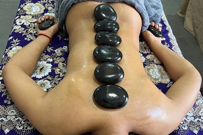 Reflexology Feet Massage in Phnom Penh - Who will work on your feet? Therapists with real training