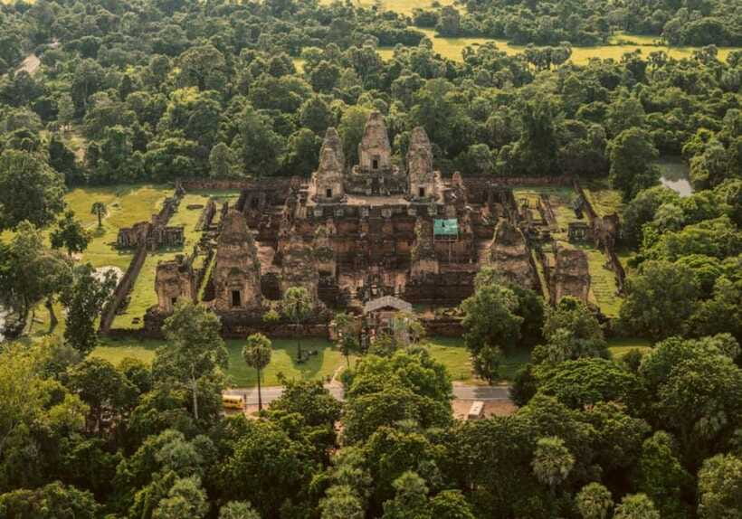 Shared day tour with Spanish-speaking guide at Angkor Temple. - Angkor Wat in one afternoon: huge, planned, and worth the time