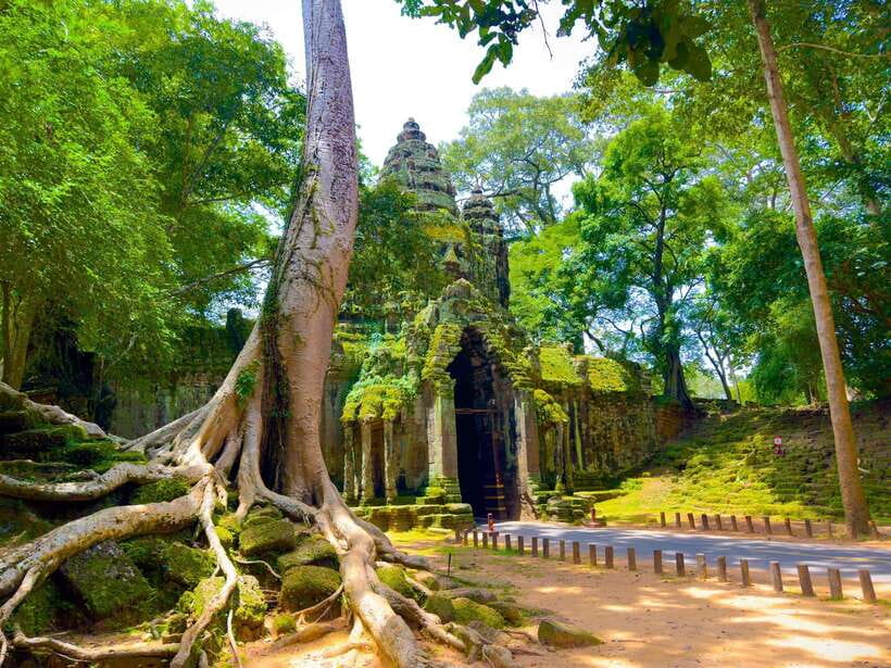 Siem Reap: 2-Days Angkor Wat with Sunrise Small-Group Tour - Angkor Wat in Two Days: how this plan keeps you moving (without feeling rushed)