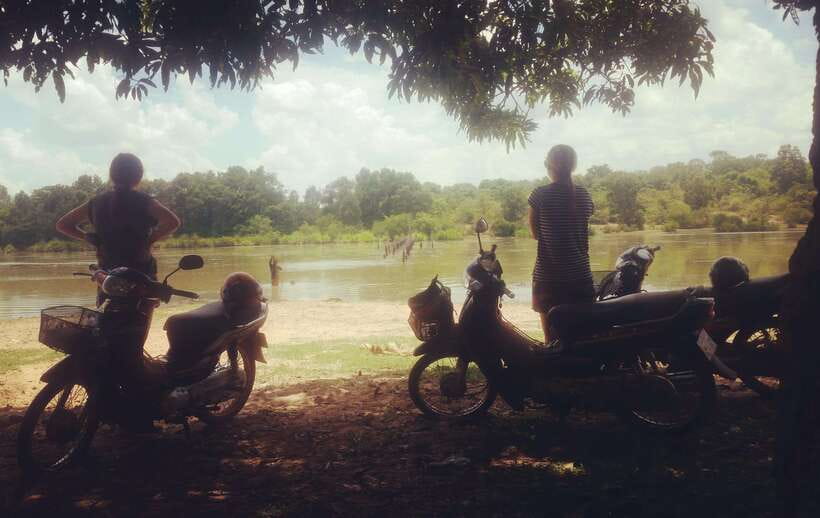 Siem Reap: 3-Hour Ancient Trails Motorbike Tour - The 1,000+ year bridge: a history moment you ride over