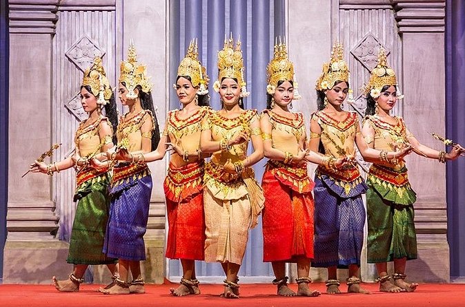 Siem Reap: Amazing Apsara Dance Show with Dinner &Hotel Transfers - Transport and Group Size: Small Enough to Feel Personal