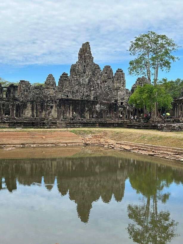 Siem Reap: Angkor Full-Day Group Tour with Japanese Guide - Sunrise option: early pickup, morning colors, and what to bring