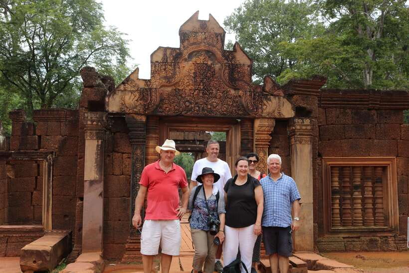 Siem Reap: Angkor Sunrise 1- or 2-Day Guided Temples Tour - Neak Pean and Preah Khan: spiritual calm, then jungle chaos