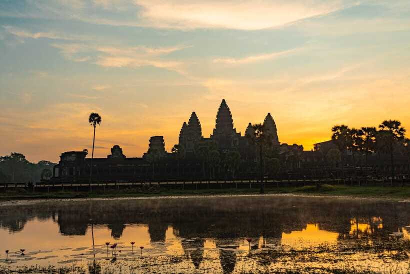 Siem Reap: Angkor Sunrise 2 Days Guided Bike Tour - Bikes, Helmet, and Terrain: How to Match Your Ability to the Route