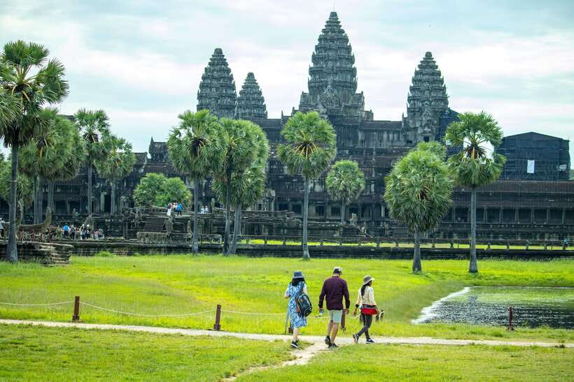 Siem Reap: Angkor Sunrise Private Tour - World Heritage Site - Srah Srang and the built-in break that keeps you human