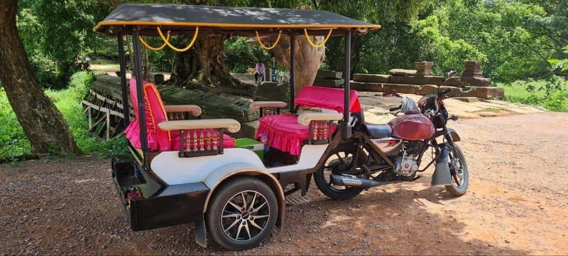 Siem Reap: Angkor Temples Tour by a Private Tuk Tuk - Tonle Om Gate (South Gate) and Bayon’s Faces in the Center