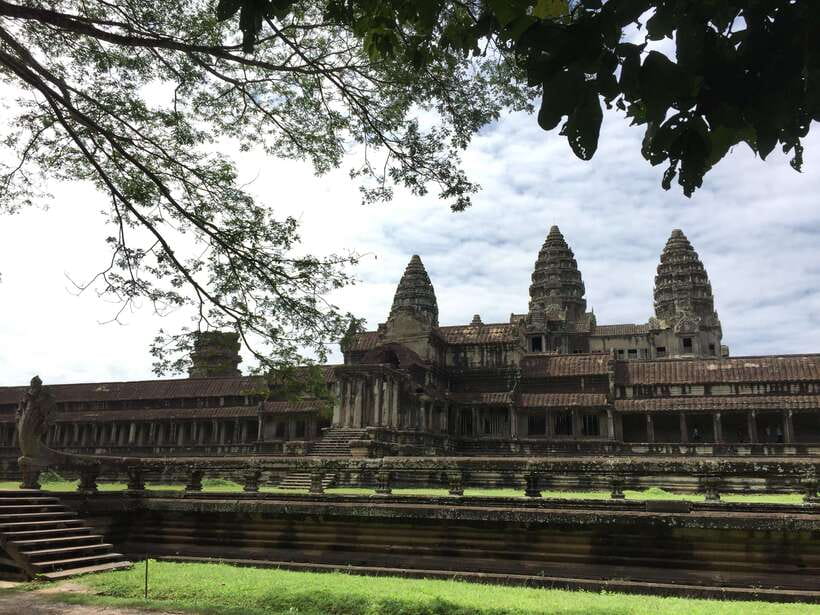 Siem Reap: Angkor Wat Half-Day Trip with Local Guide - The Lotus-Pond Photo Stop That Actually Helps Your Photos