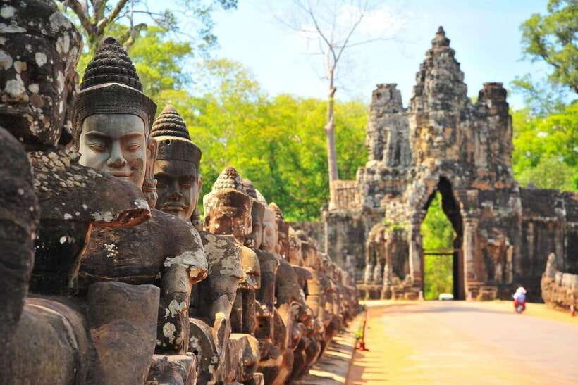 Siem Reap: Angkor Wat Private Tour by Tuk-Tuk - Your 8-hour route: what each stop feels like