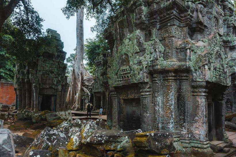 Siem Reap: Angkor Wat Small-Group Full Day Tour and Sunset - Lunch stop and the village of Phum Preah Dak