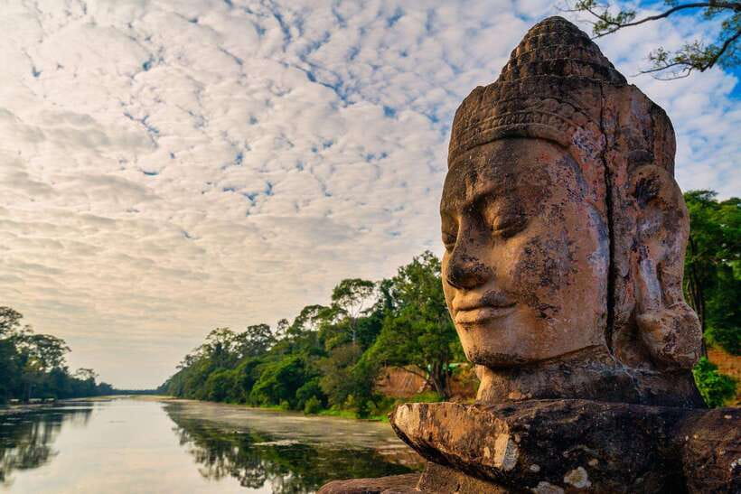 Siem Reap: Angkor Wat Small-Group Full Day Tour and Sunset - Angkor Wat: the main icon and why the timing works