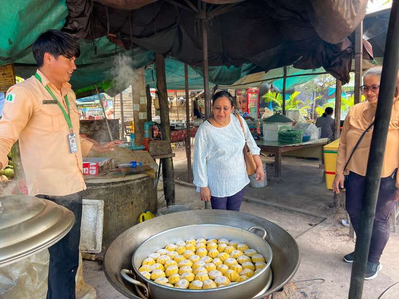 Siem Reap: Angkor Wat Small-Group Sunrise Tour & Breakfast - Baphuon and Tonle Om Gate: Finishing Strong in Angkor Thom