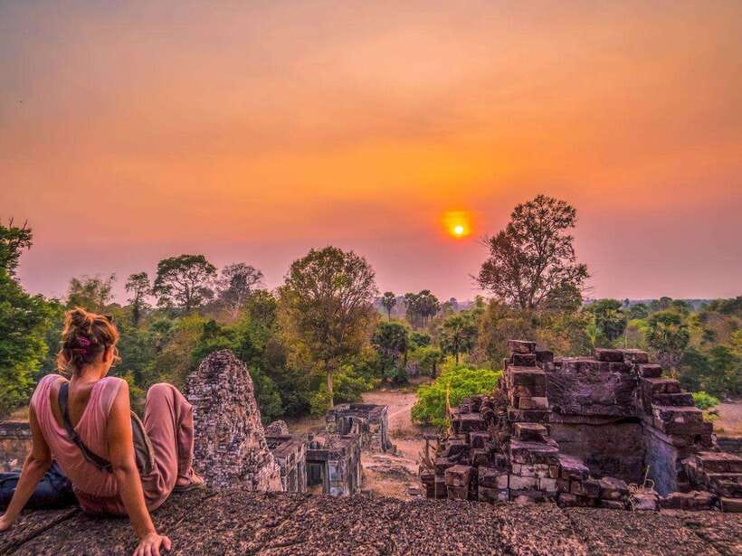 Siem Reap: Angkor Wat: Small-Group with Sunset Tour - Angkor Wat: the moat, galleries, and why it matters first