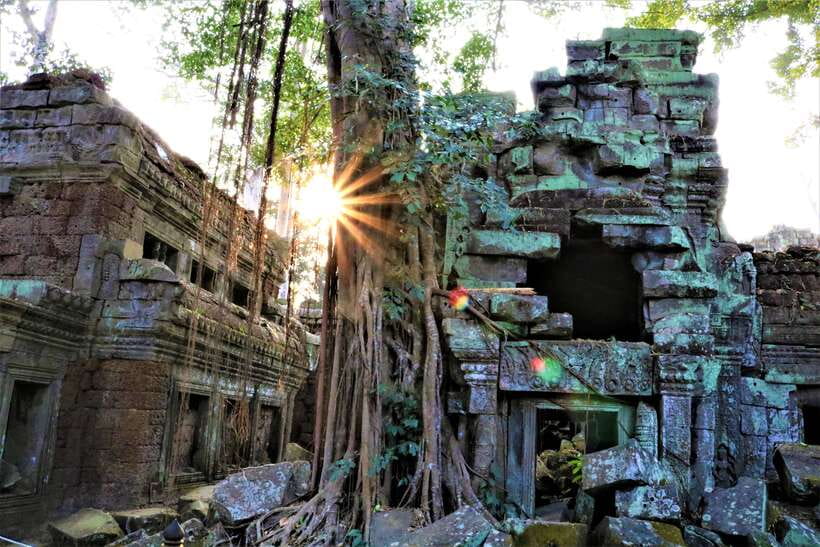 Siem Reap: Angkor Wat Sunrise and Best Temples Tour - Sunrise at Angkor Wat: Pre-Dawn Entry and the Torch You Need