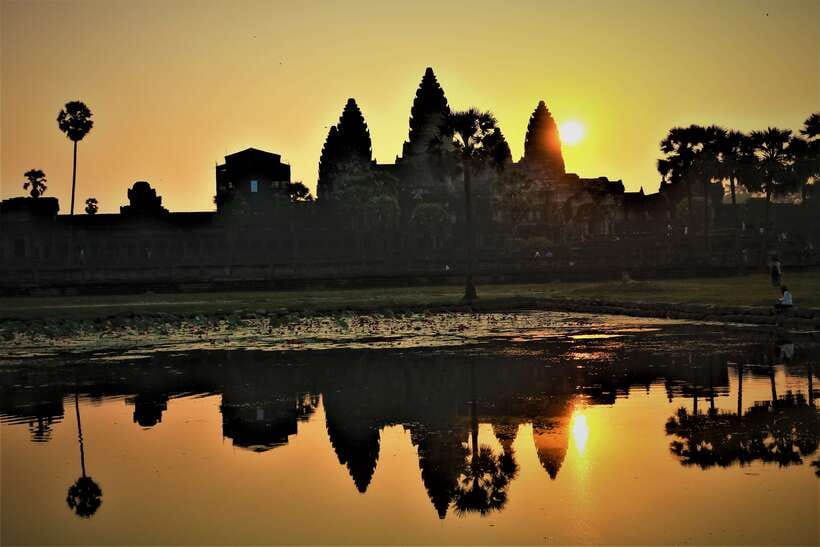 Siem Reap: Angkor Wat Sunrise and Best Temples Tour - Breakfast at Srah Srang: Fueling Up Before Angkor Thom