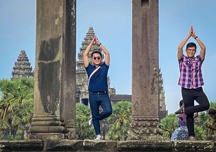 Siem Reap: Angkor Wat Sunrise and Full-Day Sightseeing Tour - South Gate City: the causeway stone figures that anchor the route