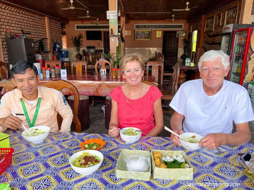 Siem Reap: Angkor Wat Sunrise and Market Tour by Jeep - Khmer Breakfast with Palm-Sugar Desserts