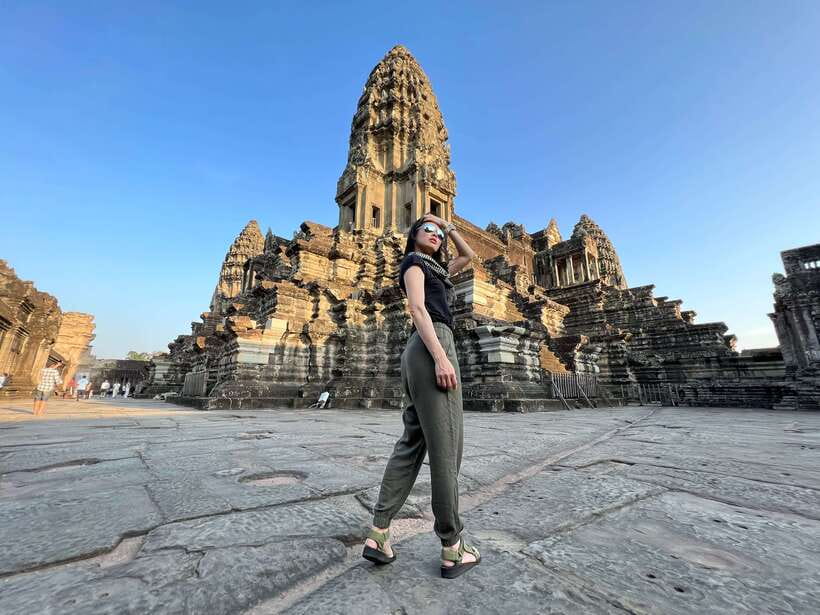Siem Reap: Angkor Wat Sunrise and Market Tour by Jeep - Siem Reap Market Time: Shop Like a Local