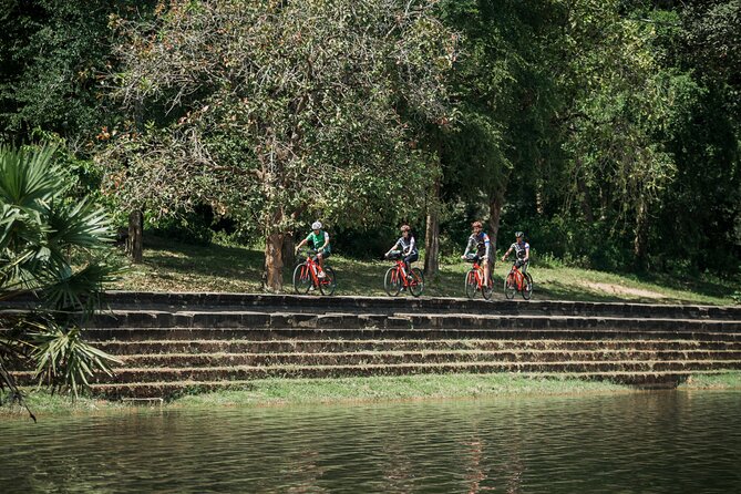 Siem Reap: Angkor Wat Sunrise Bike Tour & Jungle Breakfast - Food and comfort across the whole day