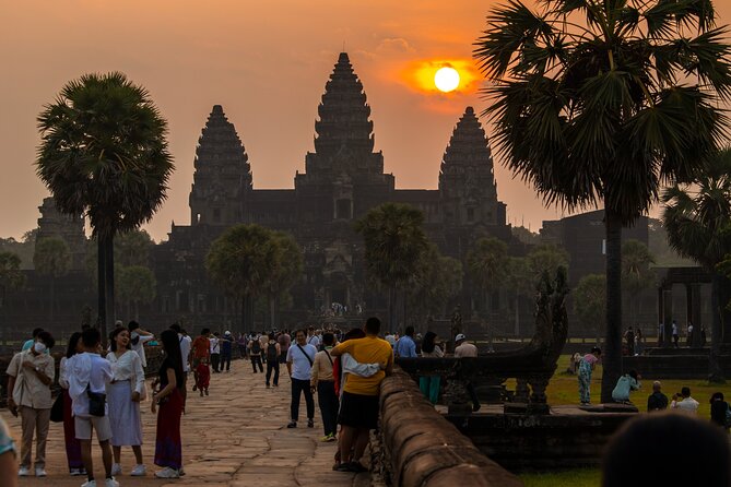 Siem Reap: Angkor Wat Sunrise & Explore Angkor Temples With Guide - How to Get the Most Out of a Sunrise-Temples Schedule