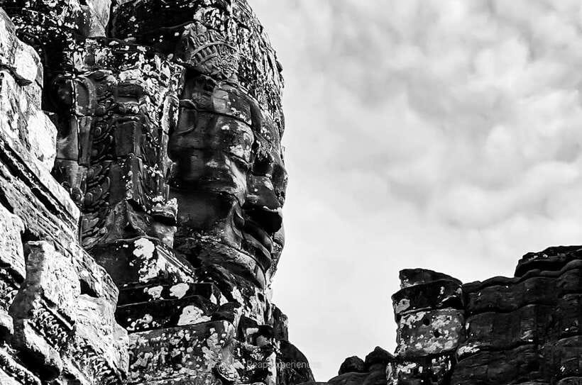 Siem Reap: Angkor Wat Sunrise or Sunset Guided Tour - Angkor Wat walkthrough: galleries, timing, and the first-light feel