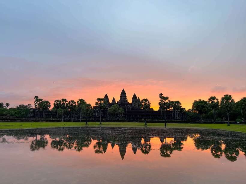 Siem Reap: Angkor Wat Sunrise Tour via Tuk Tuk & Breakfast - Breakfast in Siem Reap: Khmer noodle soup, palm cake, and desserts