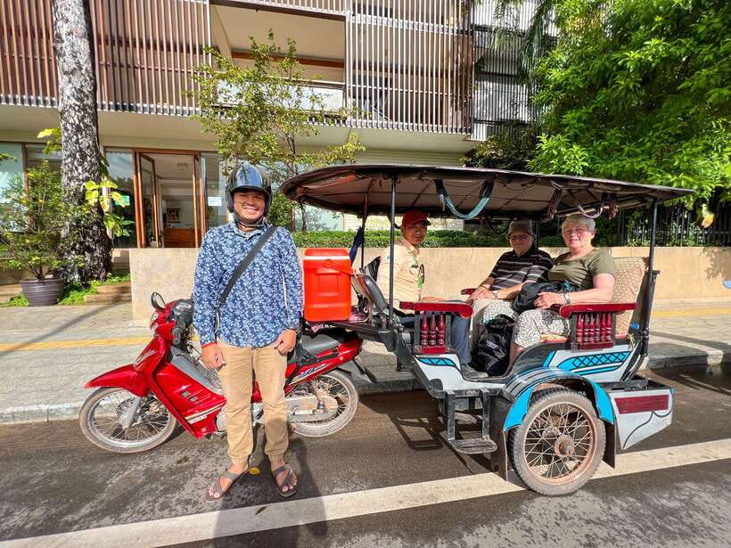 Siem Reap: Angkor Wat Sunrise Tour via Tuk Tuk & Breakfast - Bayon and Victory Gate: 54 towers, Jayavarman VII, and the big smiles