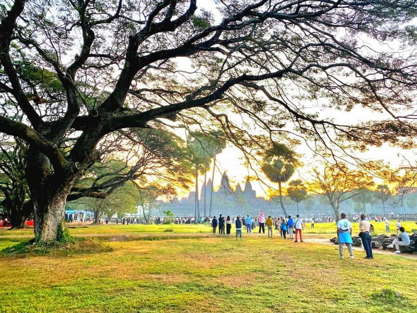 Siem Reap: Angkor Wat Sunrise Tour With Small Group - Quick hits on this Angkor Wat sunrise day