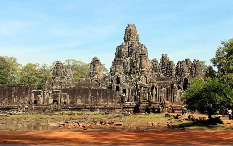 Siem Reap: Angkor Wat Sunrise Tour With Small Group - Angkor Wat after sunrise: carvings make more sense with a guide