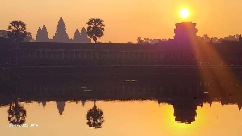 Siem Reap: Angkor Wat Sunrise Tour with Spanish Guide - Entering Temples Smart: Dress Code and What to Pack