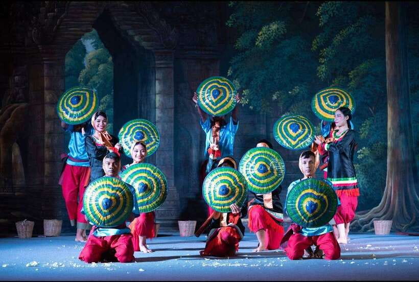 Siem Reap: Apsara Dance Show and Dinner with Hotel Pickup - Who should book, and who should skip it