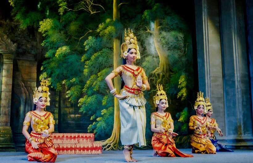 Siem Reap: Apsara Dance Show with Buffet Dinner & Tuk-Tuk... - Tuk-tuk pickup in Siem Reap: the easiest part