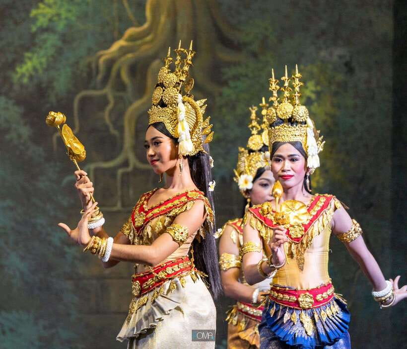 Siem Reap: Apsara Dance Show with Buffet Dinner & Tuk-Tuk... - The Apsara dance show: classical form meets folk storytelling