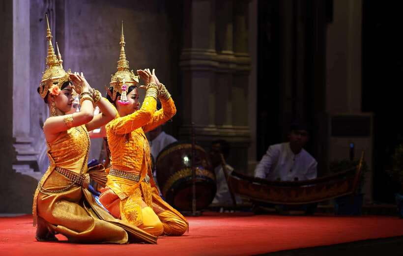 Siem Reap: Apsara Show Including Dinner & Hotel Pickup - Key things to know before you go