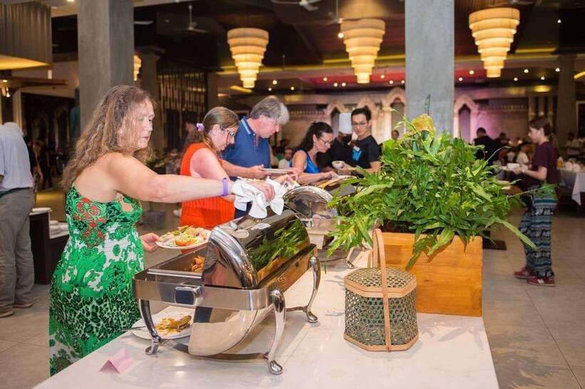 Siem Reap: Apsara Show Including Dinner & Hotel Pickup - The Evening Logistics: Short Transfers, No Headaches