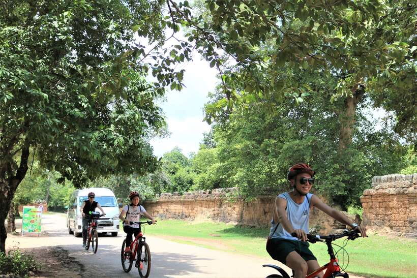 Siem Reap: Bike Rental - Angkor Wat by Bicycle: Plot Your Stops and Skip the Worst Congestion